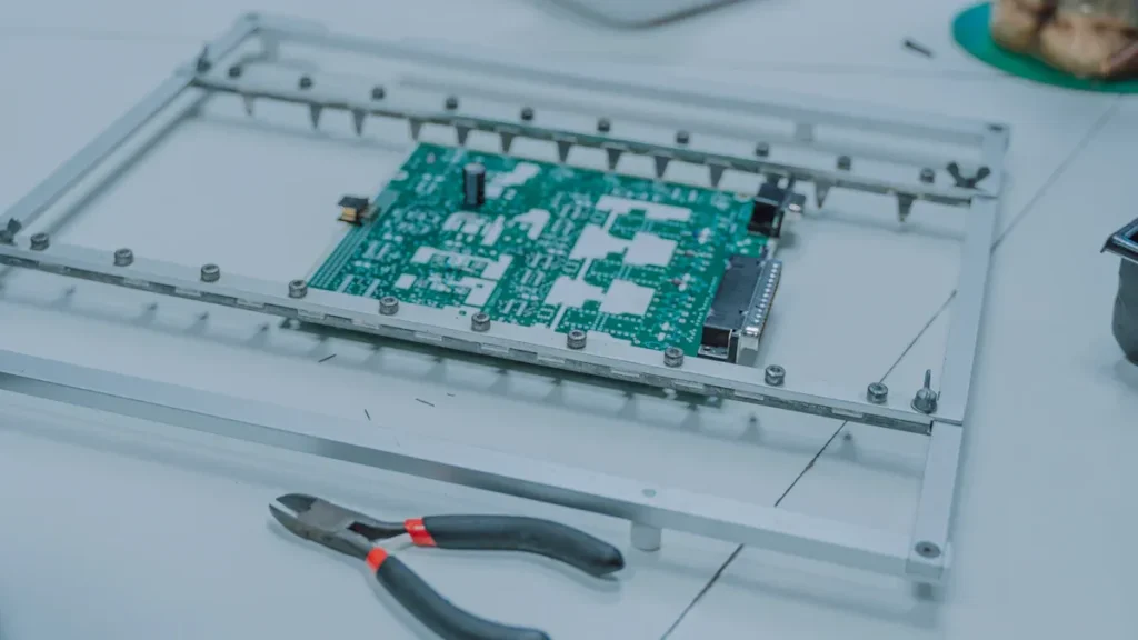 Wave Solder vs Selective Wave Soldering Choosing the Right Method for Your PCB缩略图%