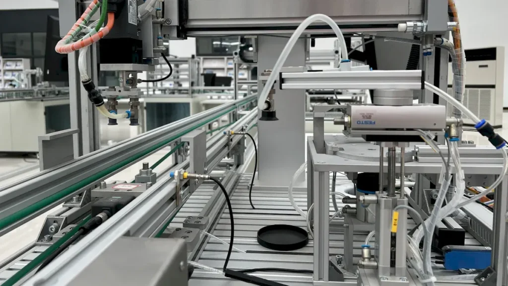 What is a PCB Conveyor? Its Role in SMT Production Lines缩略图%
