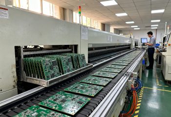 1788670869-smt-production-line-section-with-buffer-conveyor-holding-multiple-pcbs-in-accumu-1788670867817